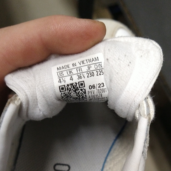 Adidas Samoa White Black Sneakers - Picture 8 of 9